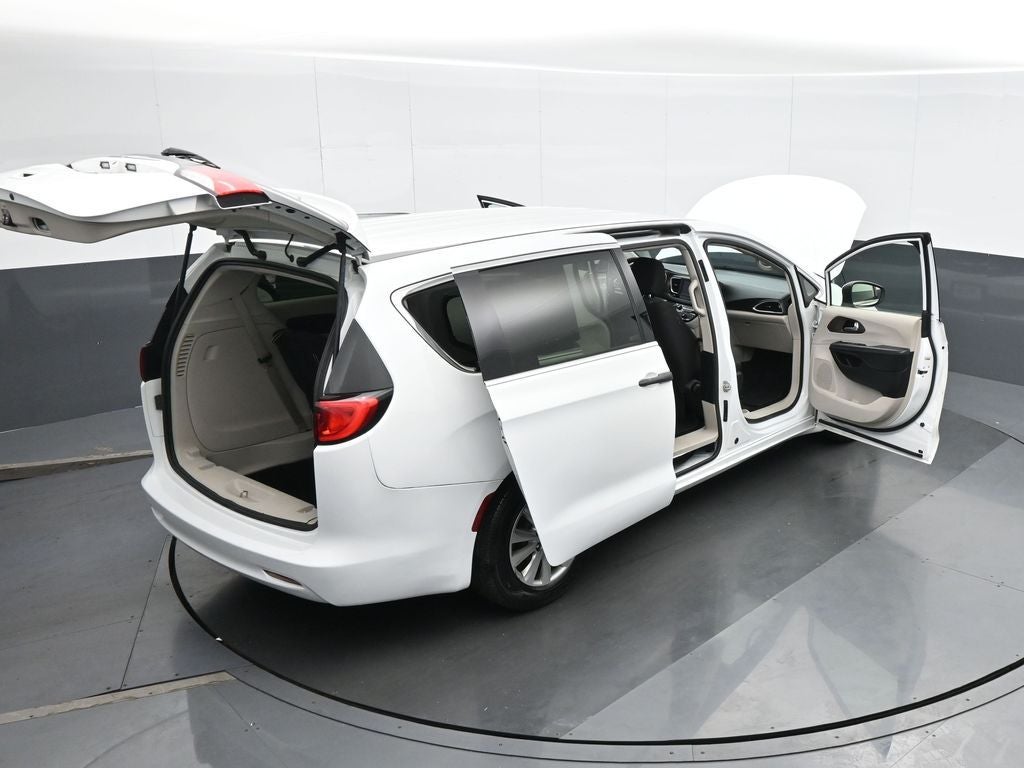 2020 Chrysler Voyager L