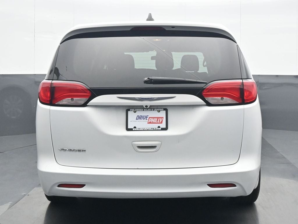 2020 Chrysler Voyager L
