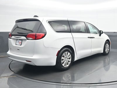 2020 Chrysler Voyager L