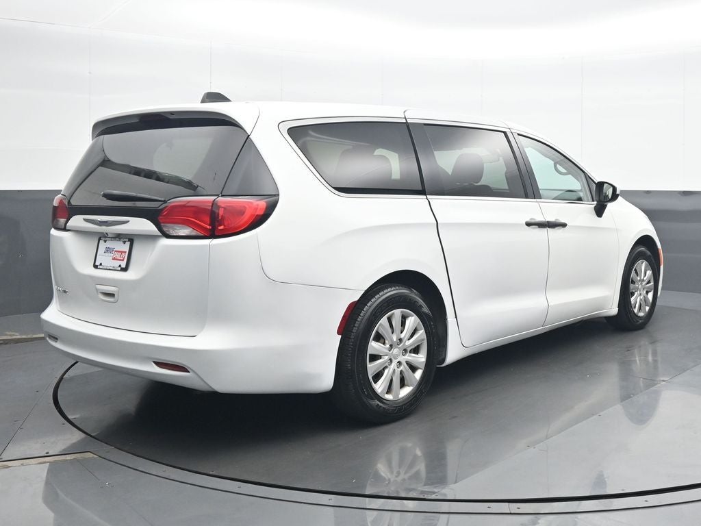 2020 Chrysler Voyager L