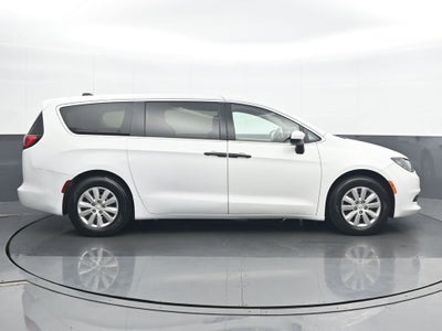 2020 Chrysler Voyager L