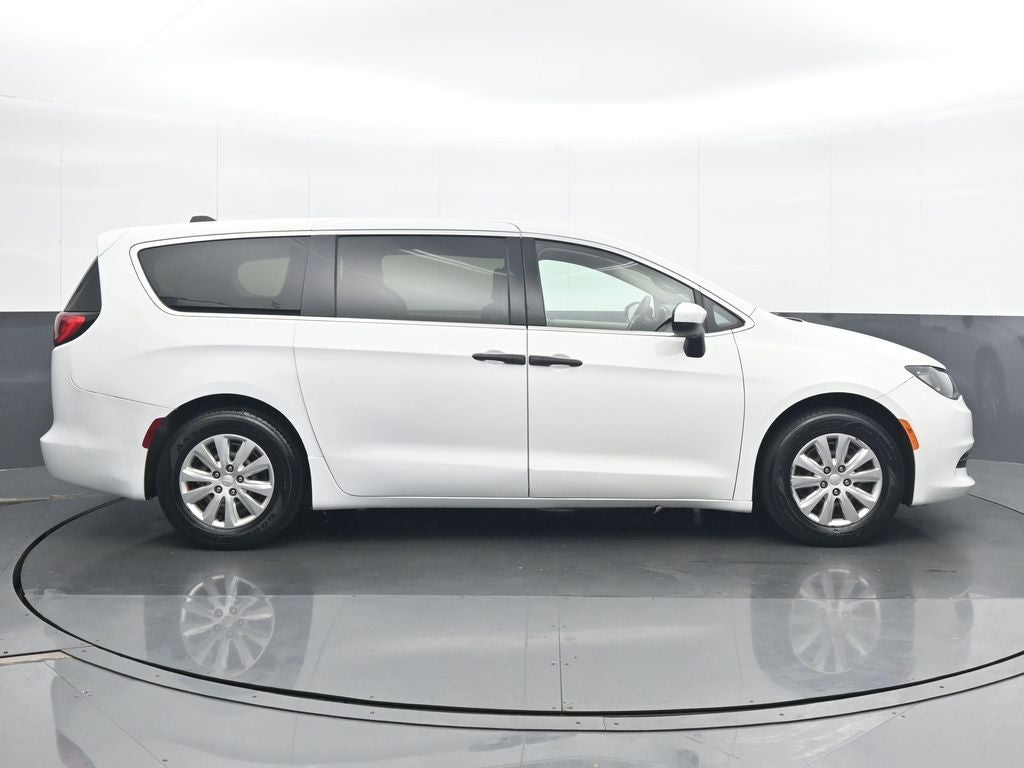 2020 Chrysler Voyager L