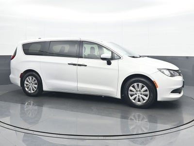 2020 Chrysler Voyager L