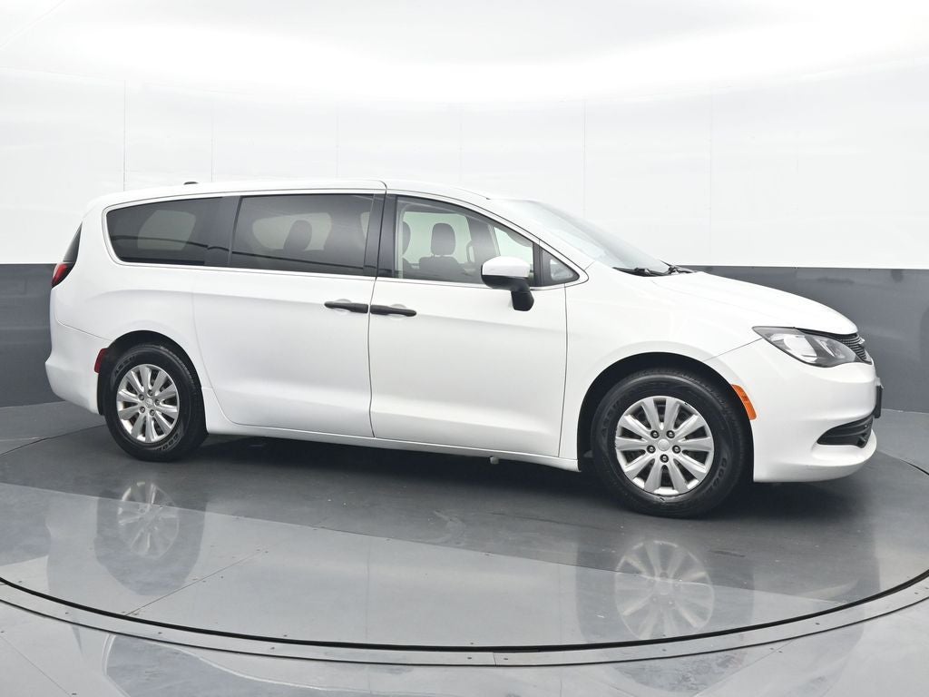 2020 Chrysler Voyager L