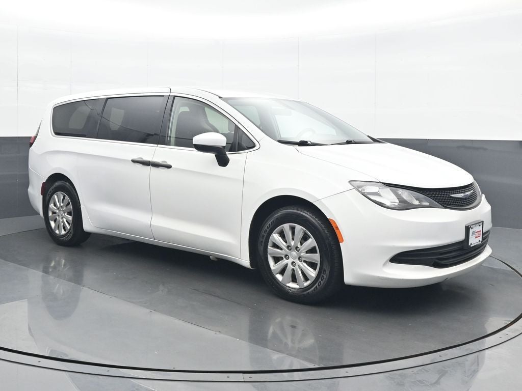 2020 Chrysler Voyager L