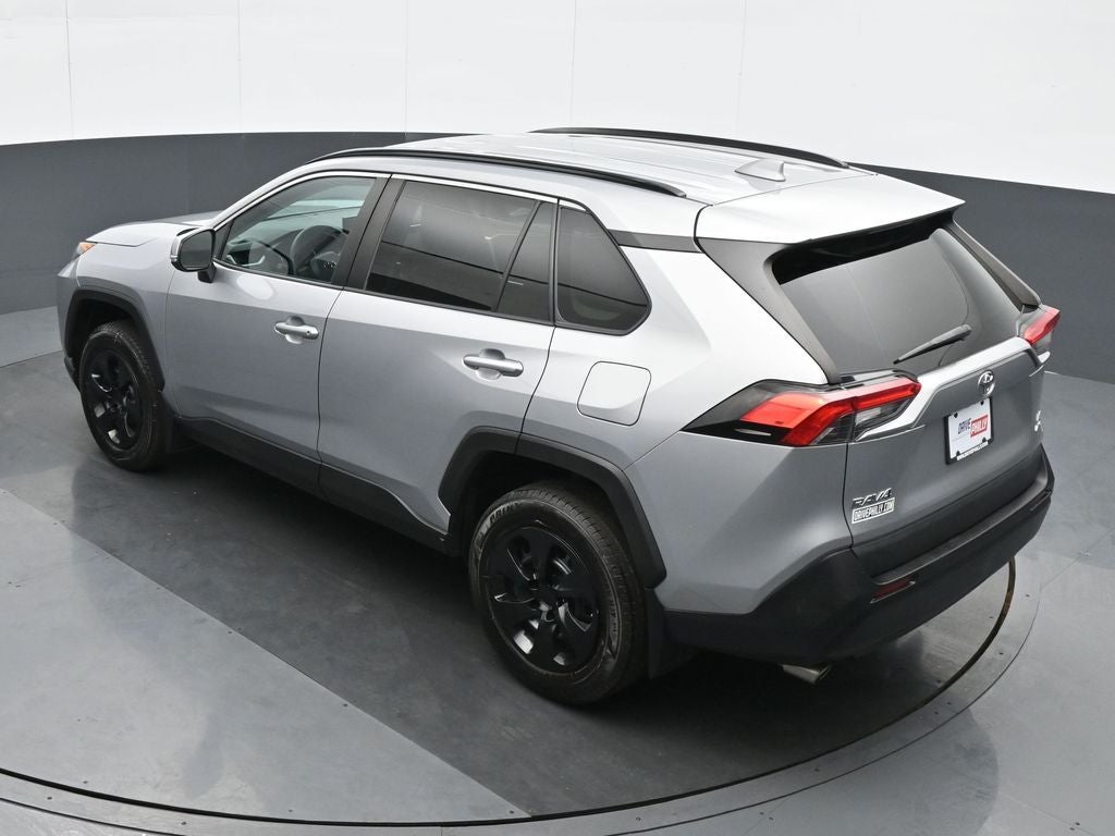 2020 Toyota RAV4 LE