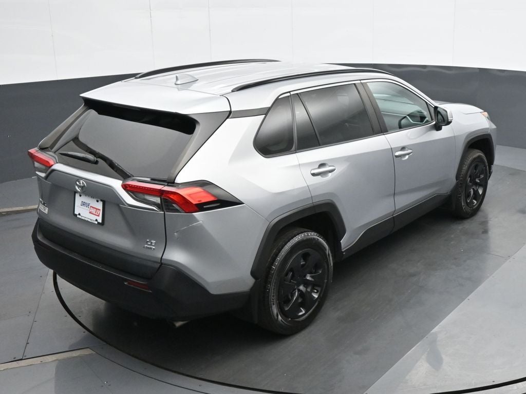 2020 Toyota RAV4 LE