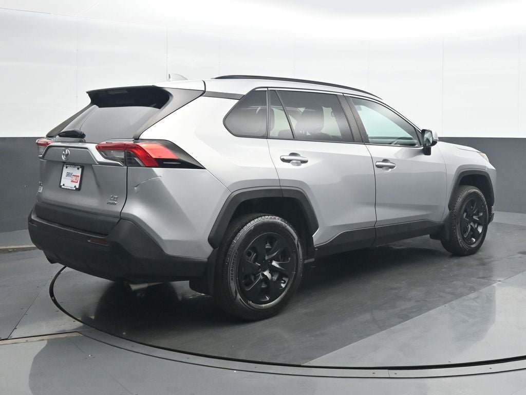 2020 Toyota RAV4 LE