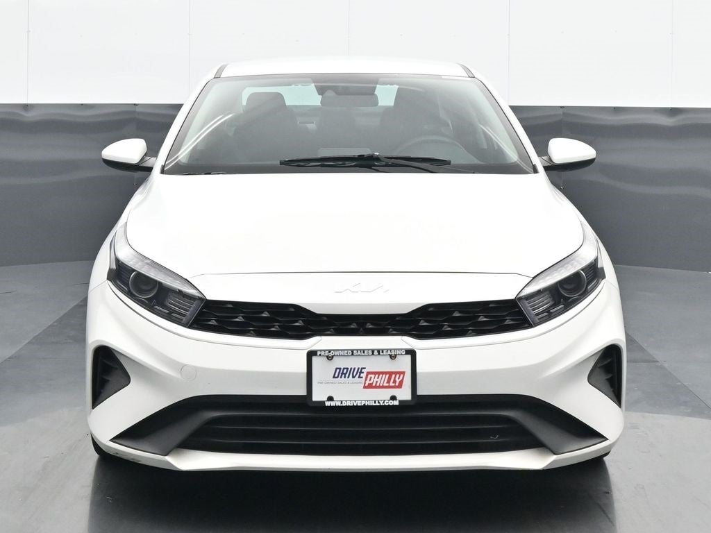 2023 Kia Forte LXS AT's photo