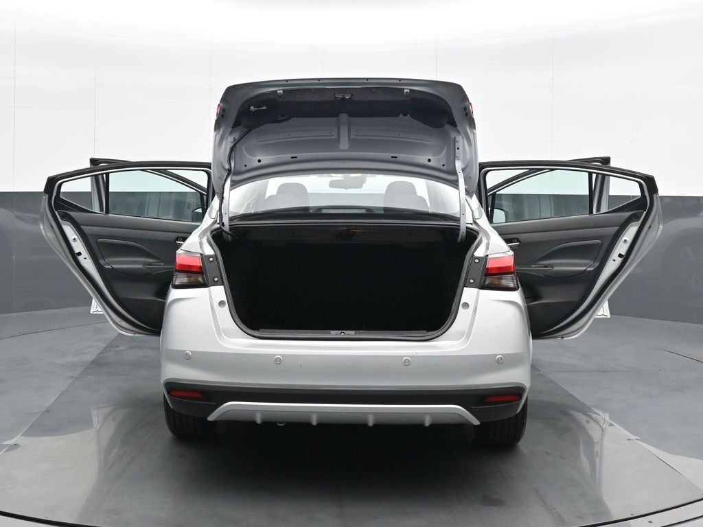 2023 Nissan Versa 1.6 SV