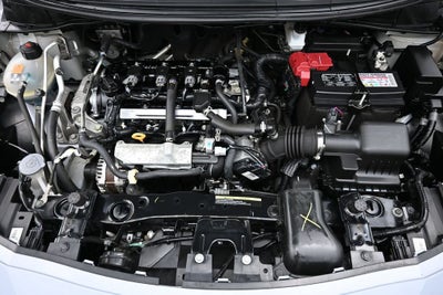 2024 Nissan Versa 1.6 SR