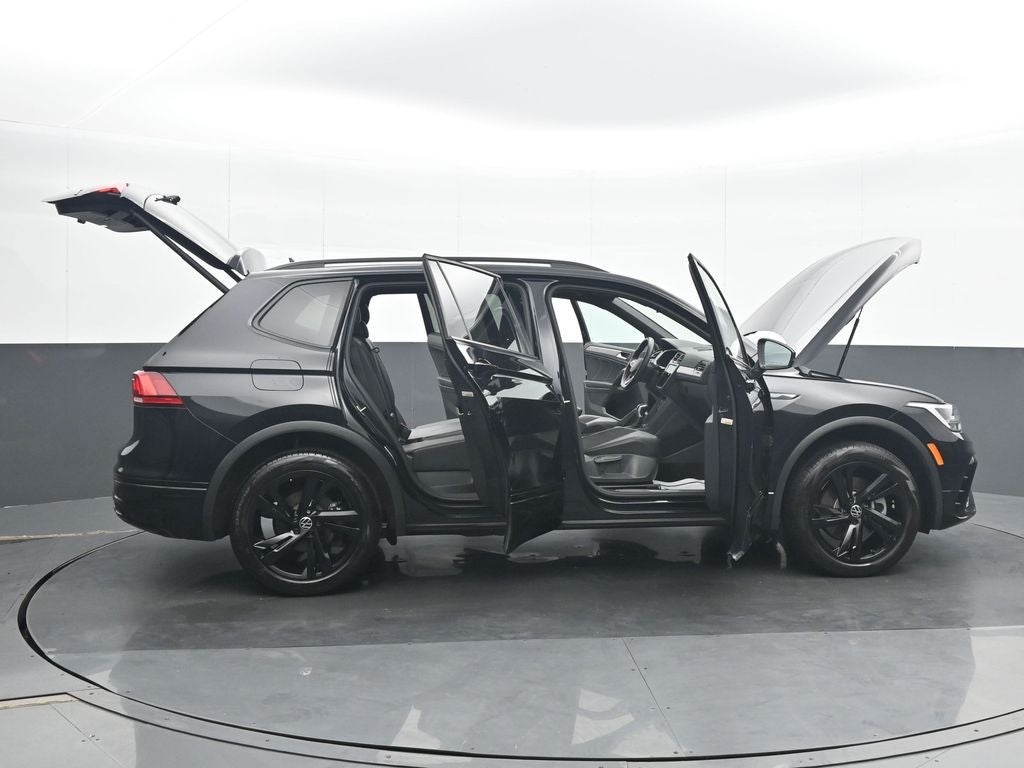 2024 Volkswagen Tiguan 2.0T SE R-Line Black