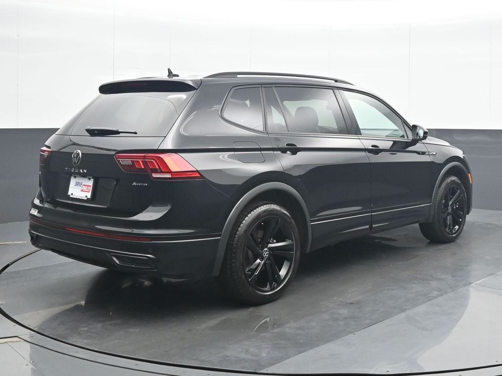 2024 Volkswagen Tiguan 2.0T SE R-Line Black
