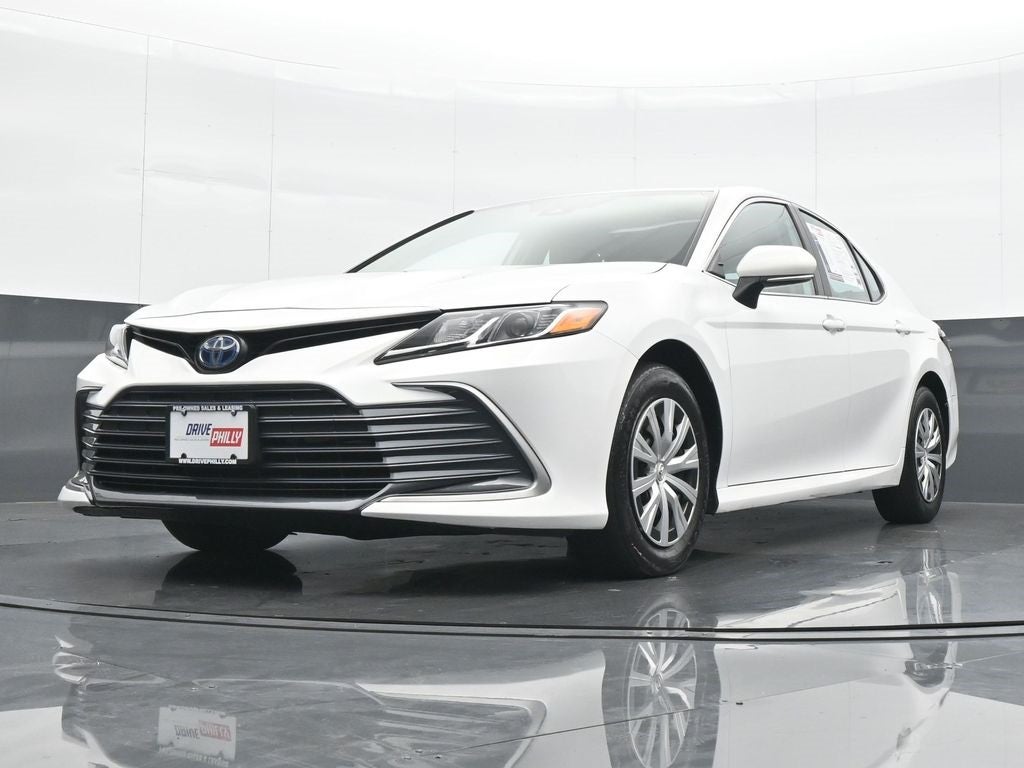 2022 Toyota Camry Hybrid LE
