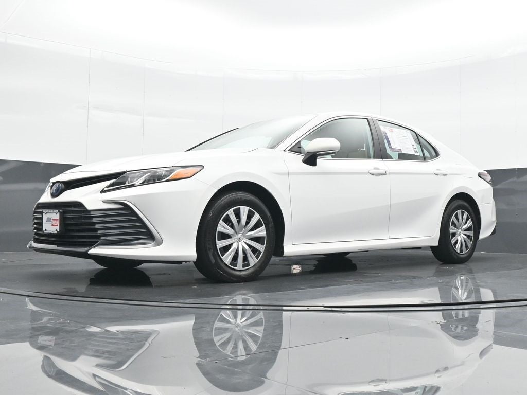 2022 Toyota Camry Hybrid LE