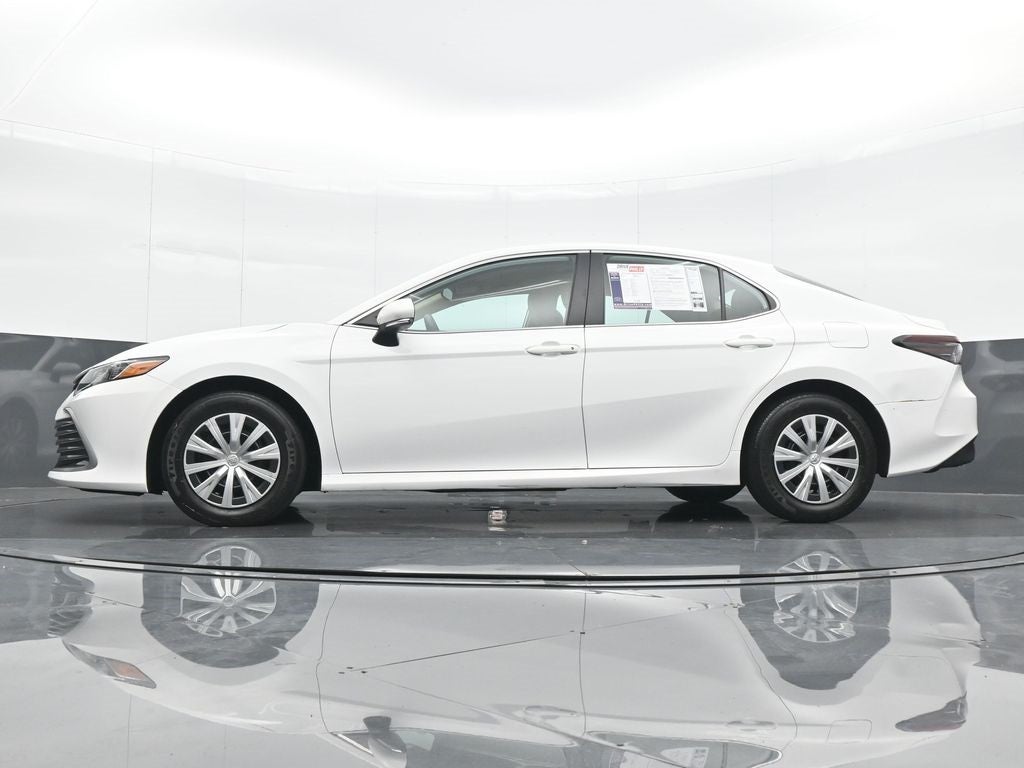 2022 Toyota Camry Hybrid LE