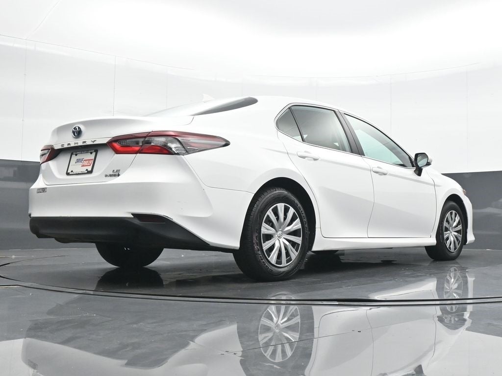 2022 Toyota Camry Hybrid LE