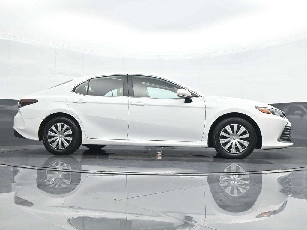 2022 Toyota Camry Hybrid LE