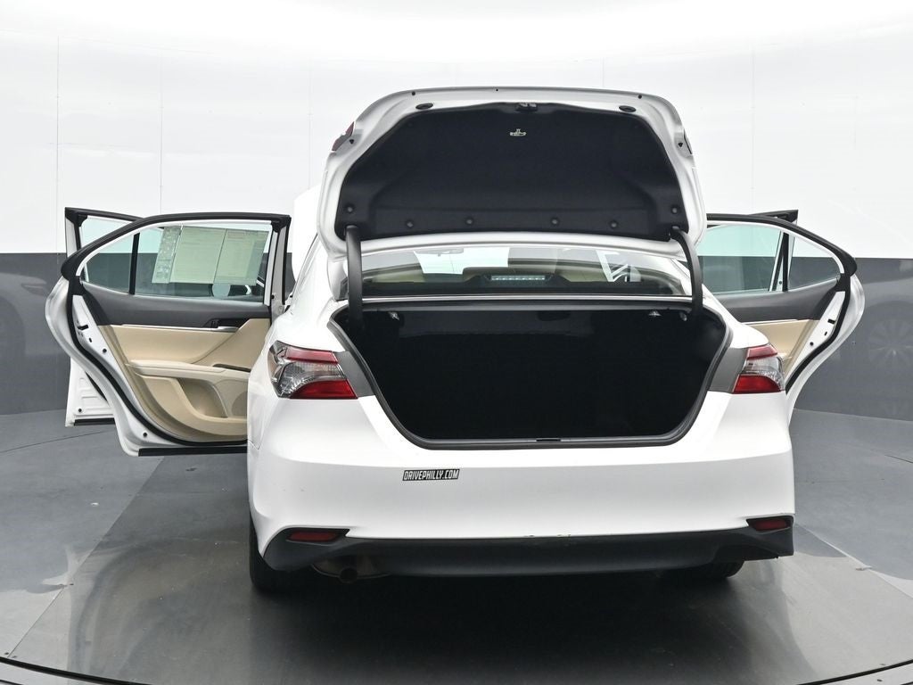 2022 Toyota Camry Hybrid LE
