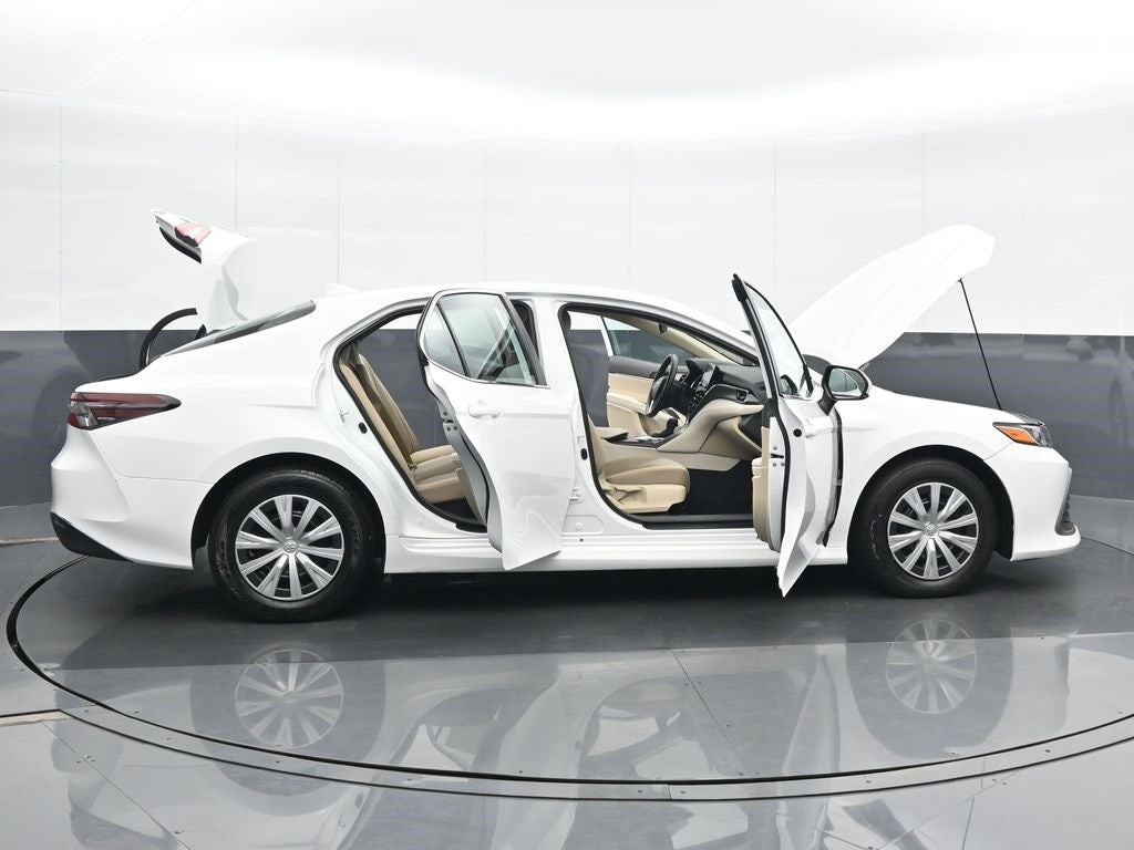 2022 Toyota Camry Hybrid LE