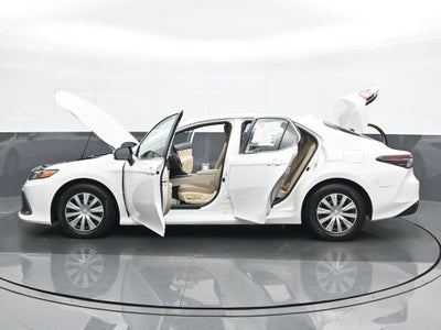 2022 Toyota Camry Hybrid LE