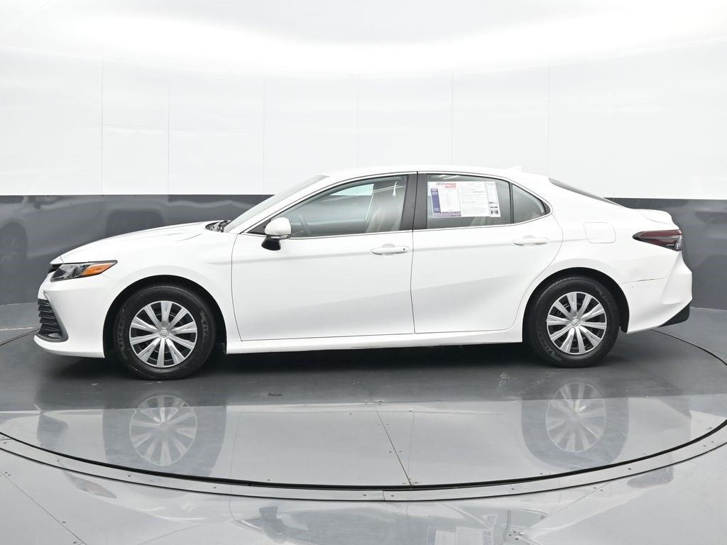 2022 Toyota Camry Hybrid LE