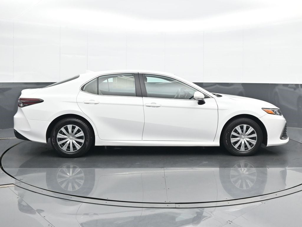 2022 Toyota Camry Hybrid LE