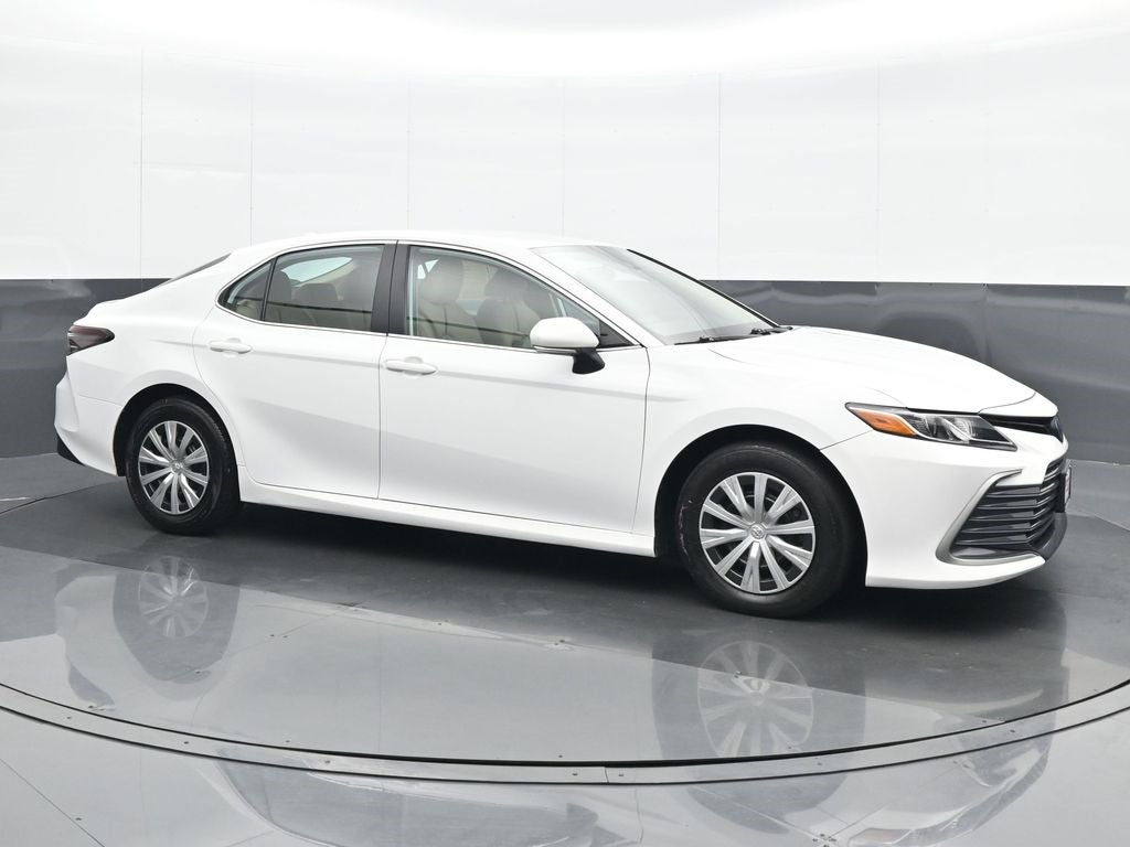 2022 Toyota Camry Hybrid LE