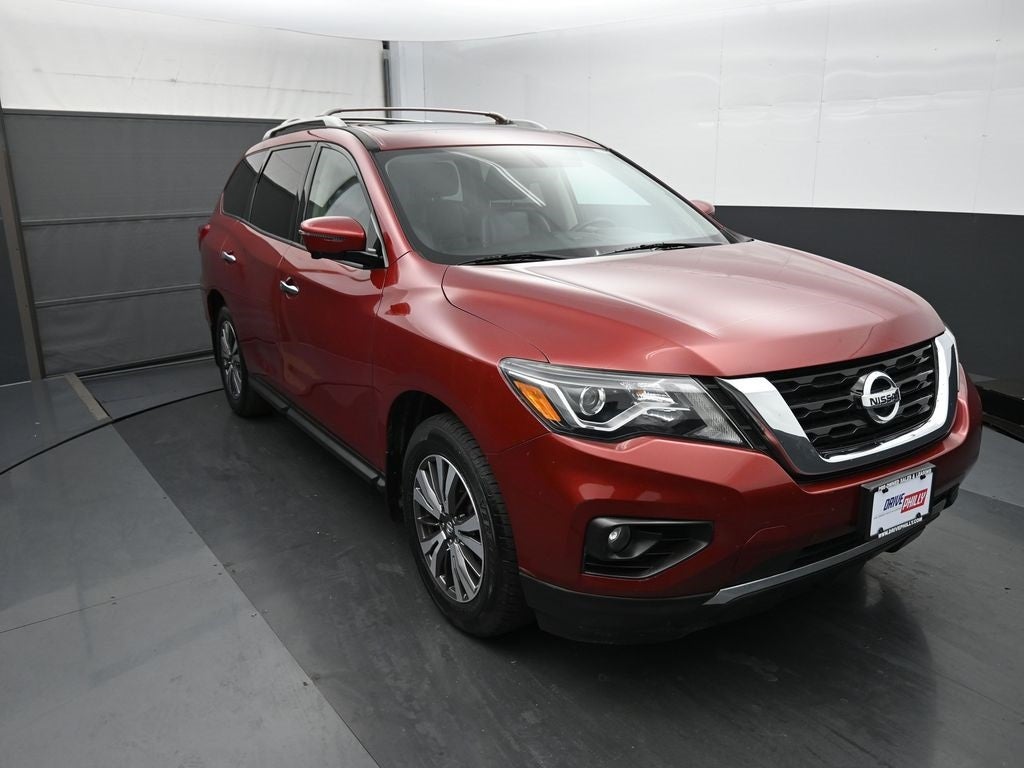 2017 Nissan Pathfinder SL