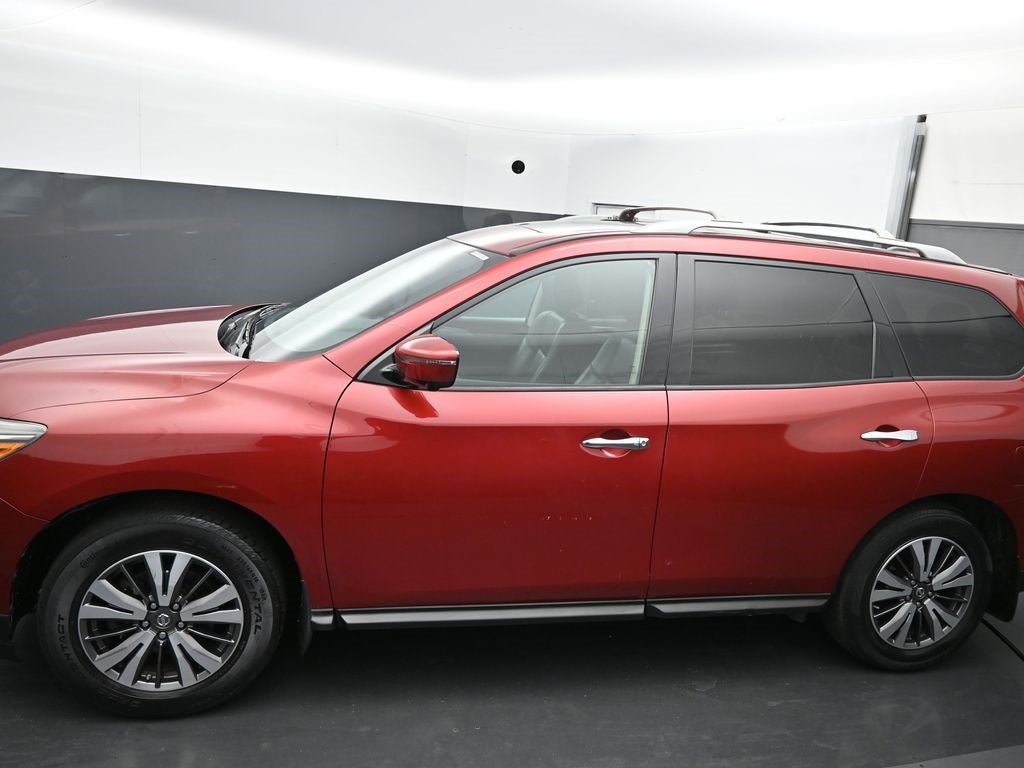 2017 Nissan Pathfinder SL