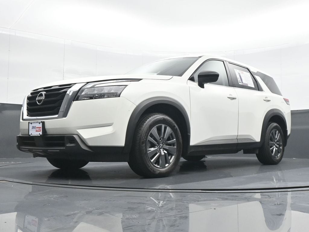 2024 Nissan Pathfinder S