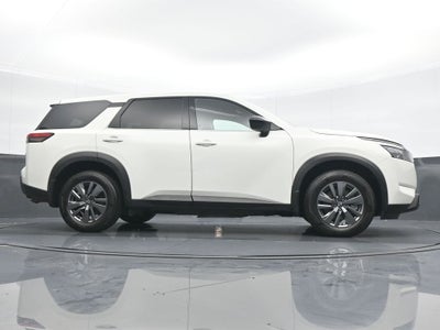 2024 Nissan Pathfinder S