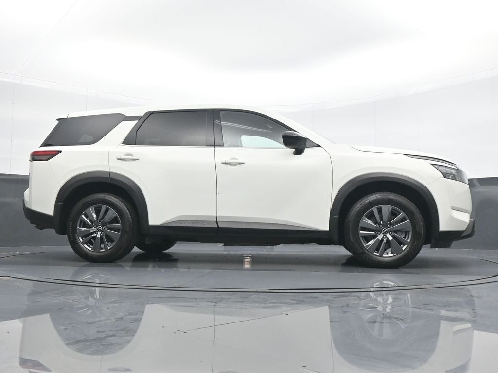 2024 Nissan Pathfinder S