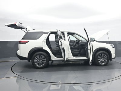 2024 Nissan Pathfinder S