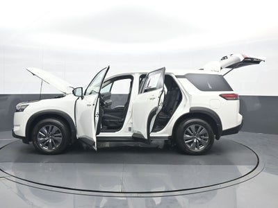 2024 Nissan Pathfinder S