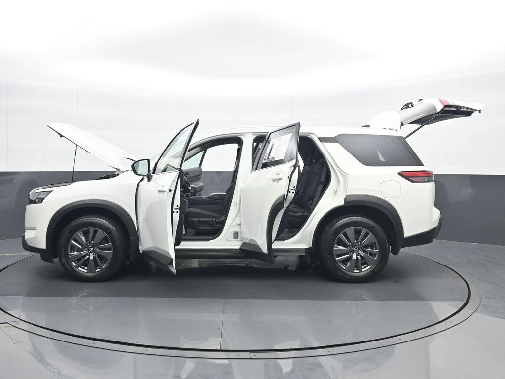 2024 Nissan Pathfinder S