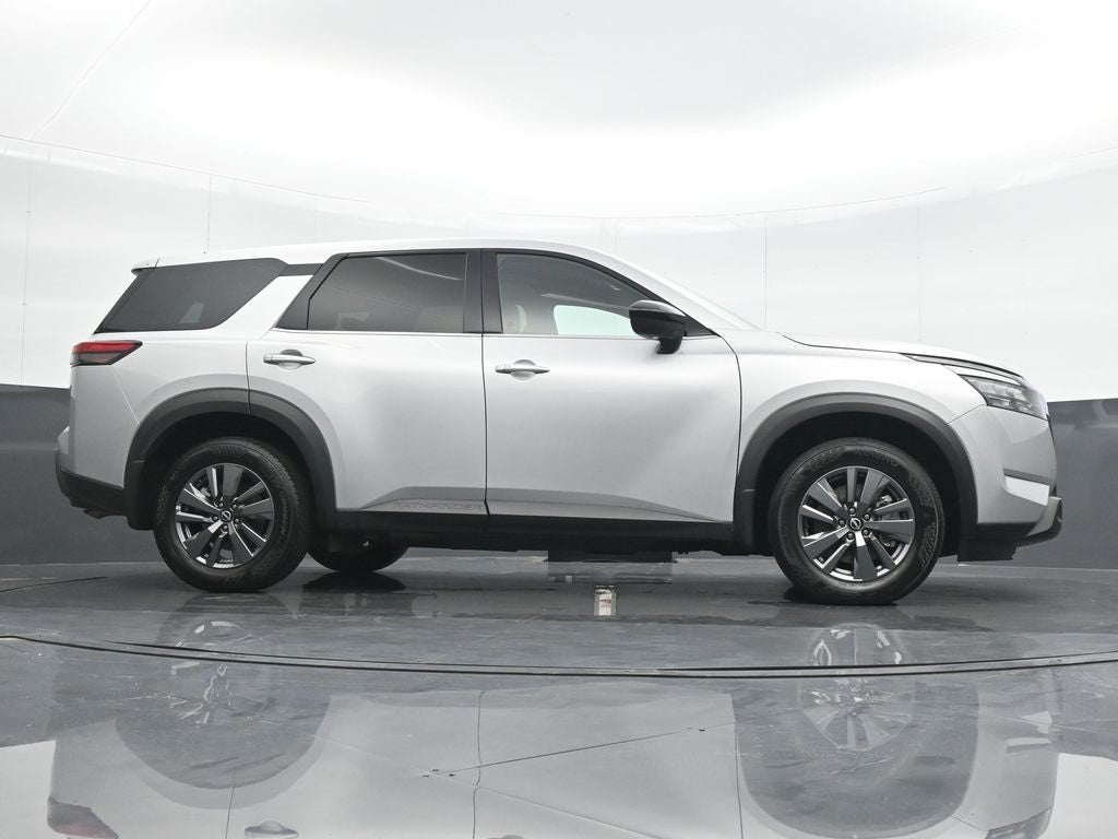2024 Nissan Pathfinder S