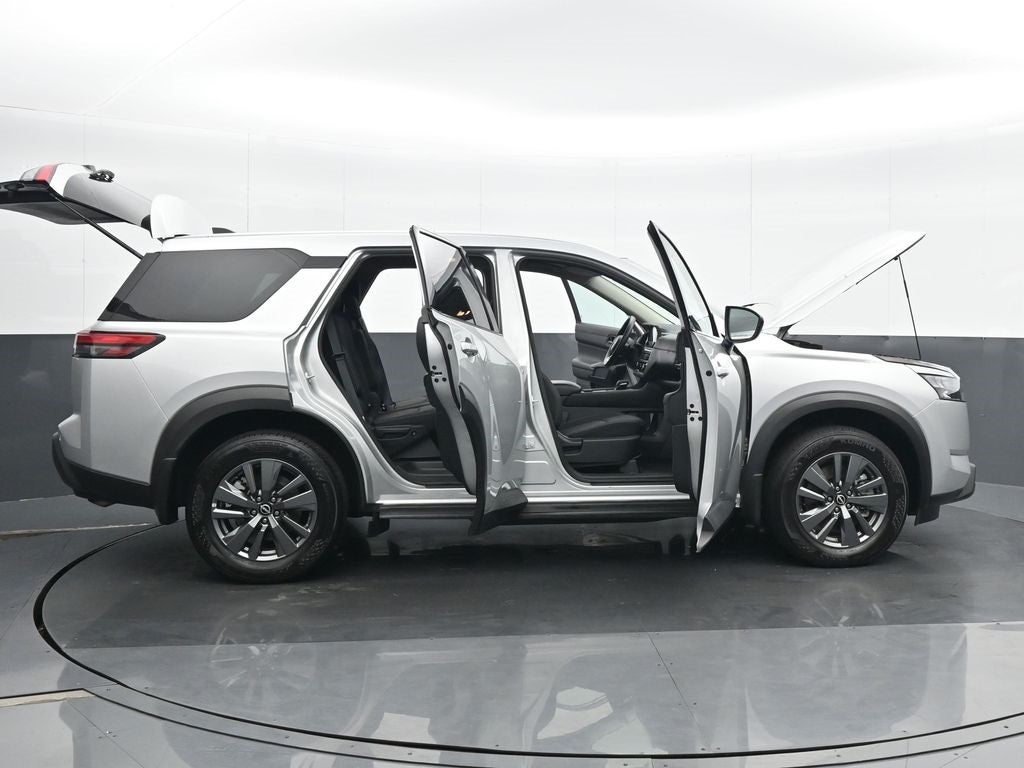 2024 Nissan Pathfinder S