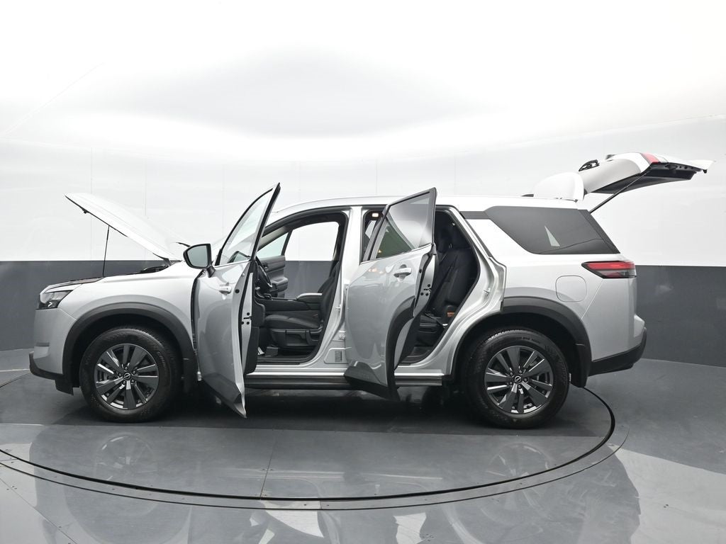 2024 Nissan Pathfinder S