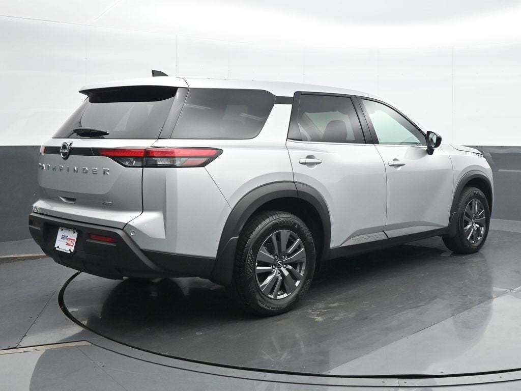 2024 Nissan Pathfinder S