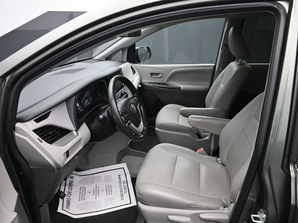 2020 Toyota Sienna L 7 Passenger