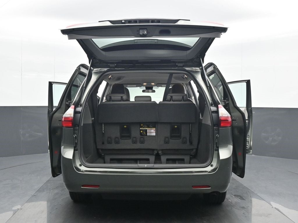 2020 Toyota Sienna L 7 Passenger
