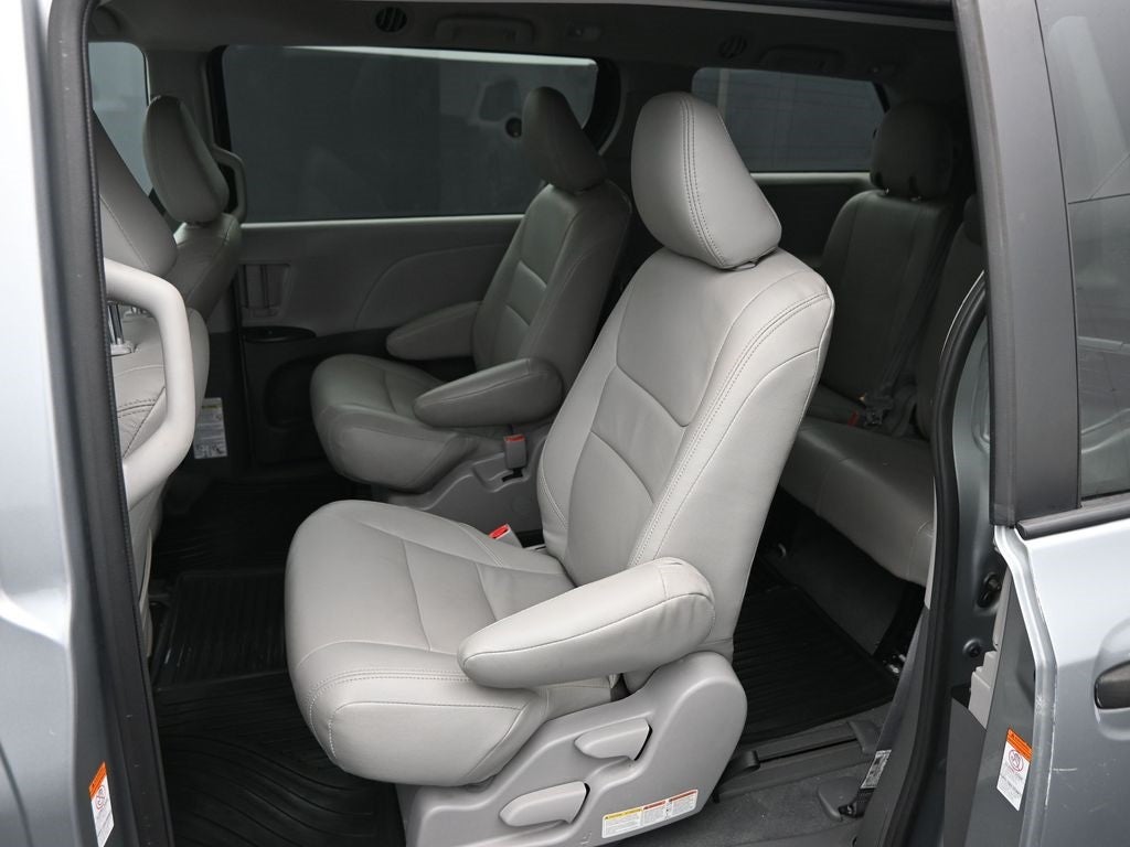 2020 Toyota Sienna L 7 Passenger