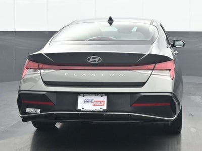 2025 Hyundai Elantra SEL Convenience