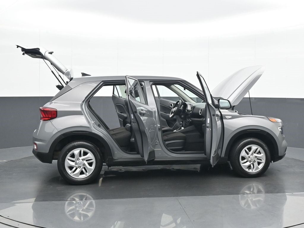 2022 Hyundai Venue SE