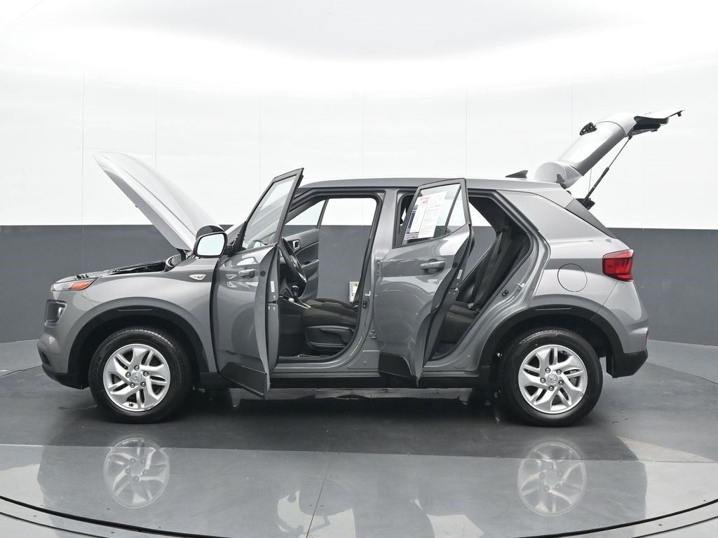 2022 Hyundai Venue SE