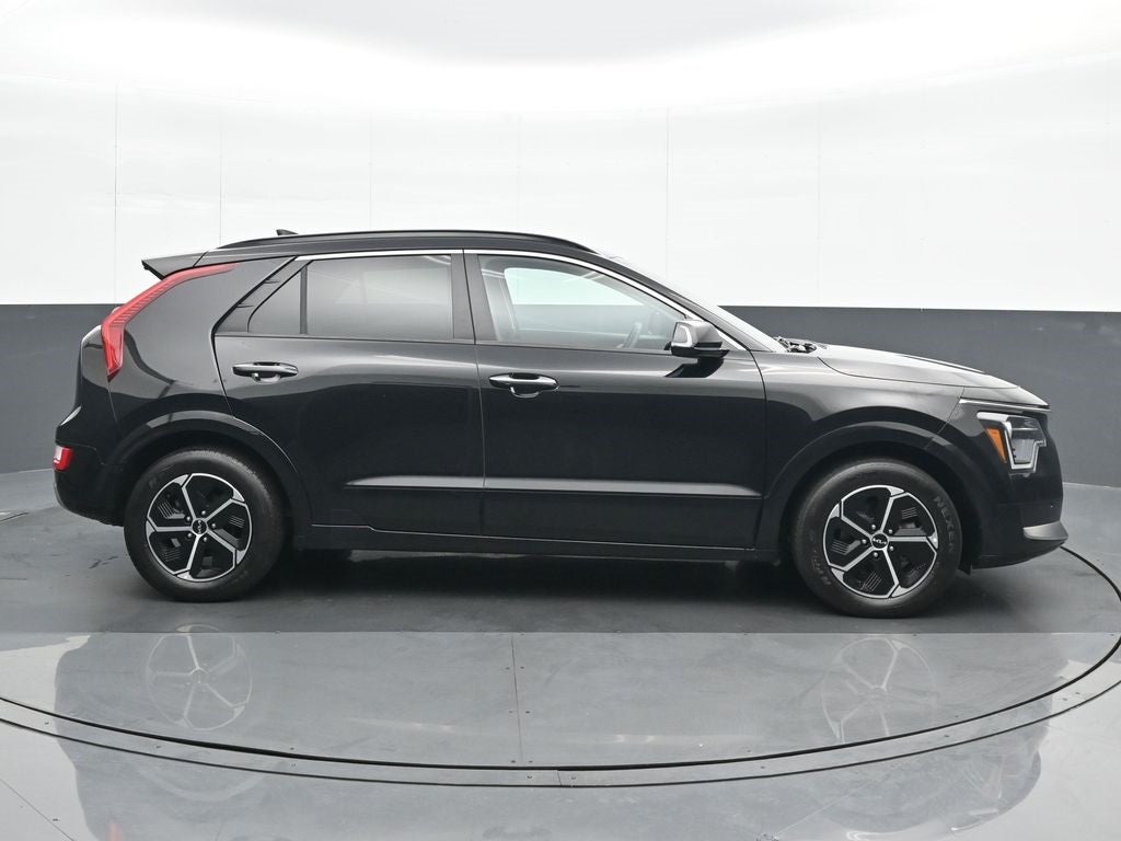 2023 Kia Niro SX