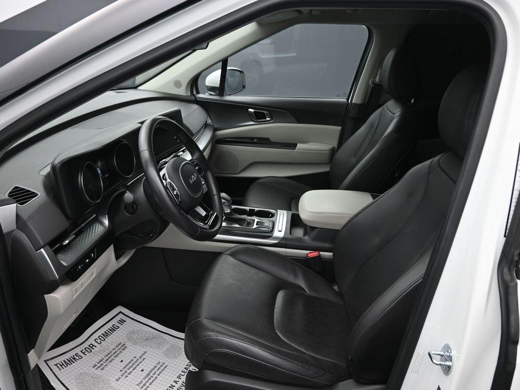 2024 Kia Carnival LX