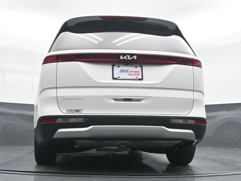 2024 Kia Carnival LX