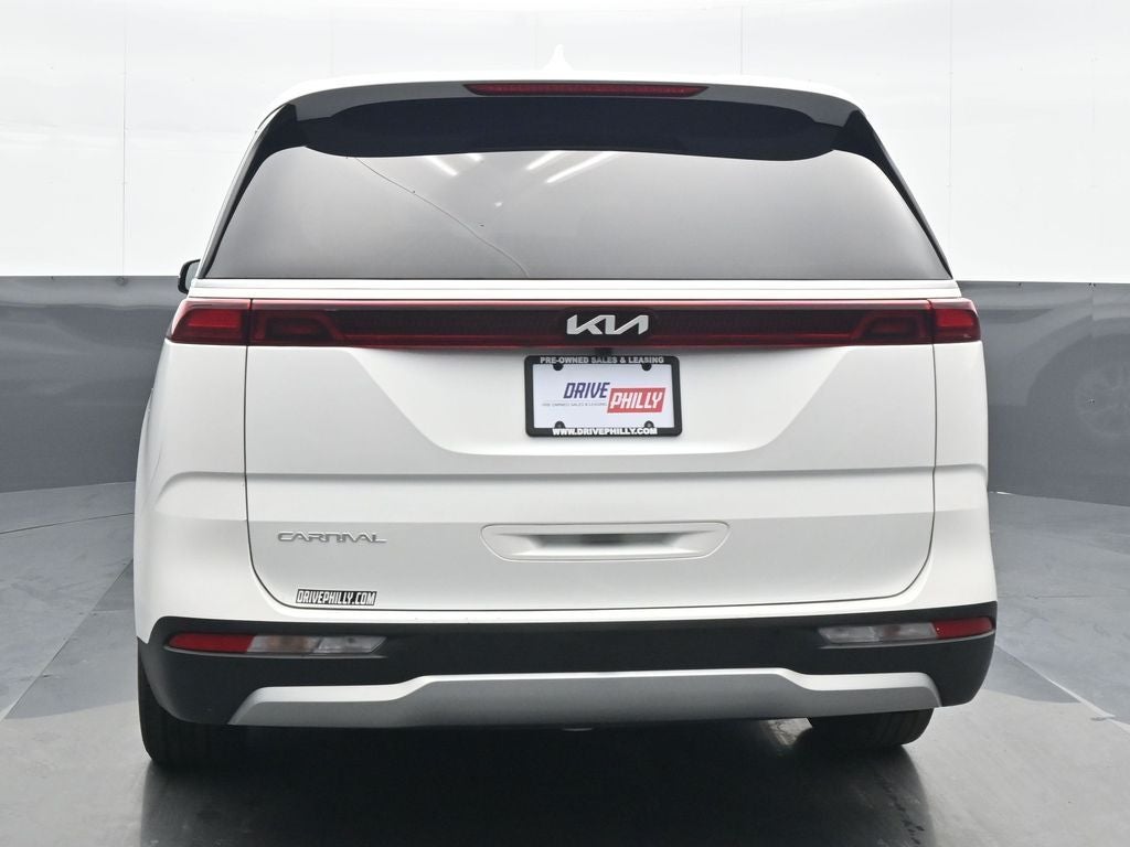 2024 Kia Carnival LX